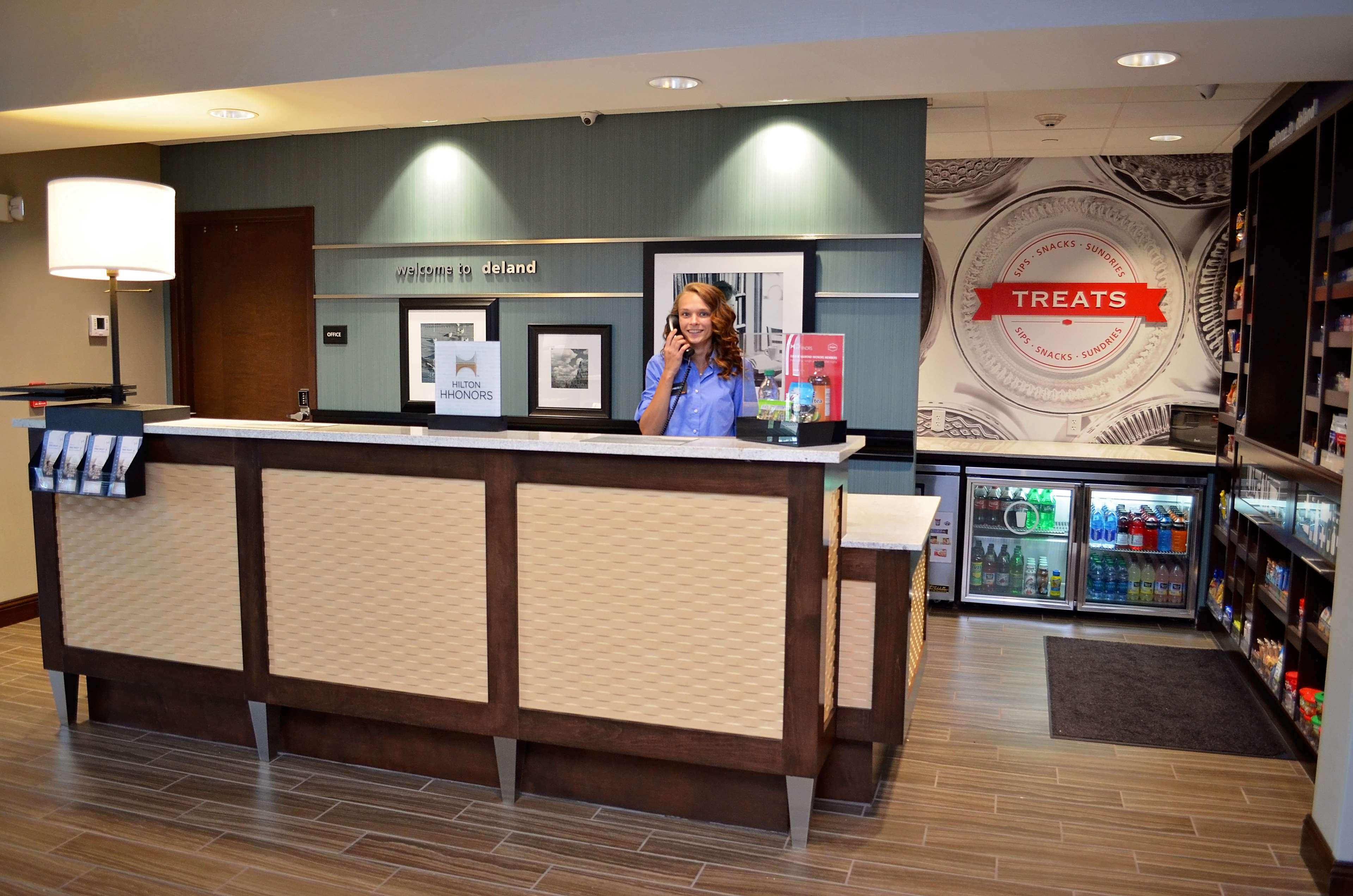 Hampton Inn & Suites - Deland Exterior foto